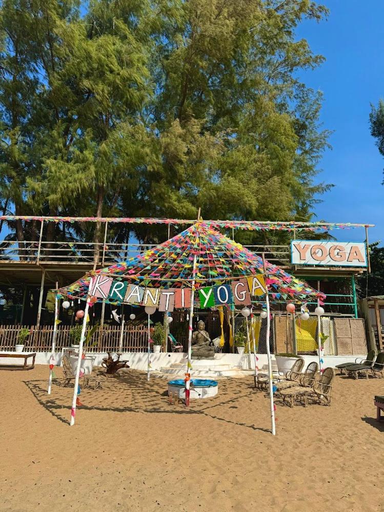 Kranti Yoga Tradition - Beach Resort Patnem Beach 外观 照片